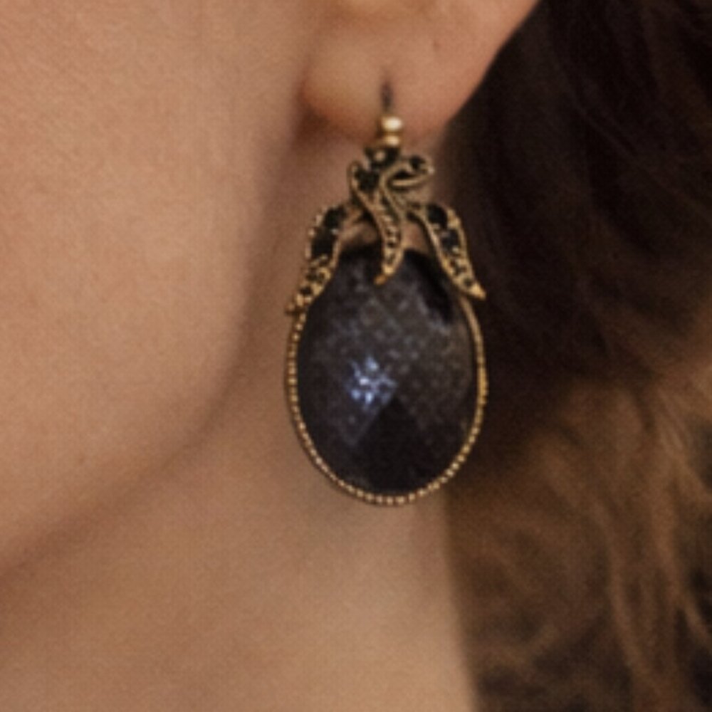 Dark Faceted Drop Earrings with Ornate Metal Accents – Elegant Statement Jewelry